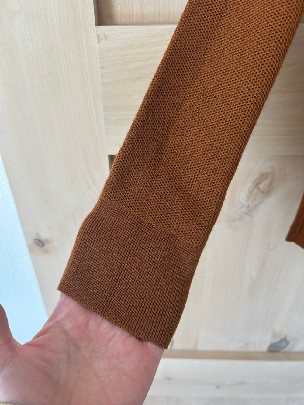 Lululemon Butternut Brown 100% Merino Wool Honeycomb crew Sweater EUC, Size 8 - Picture 11 of 11